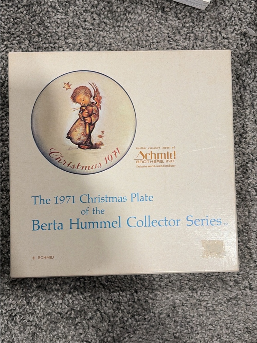 Schmid 1971 Berta Hummel Christmas Collector Plate - Cream